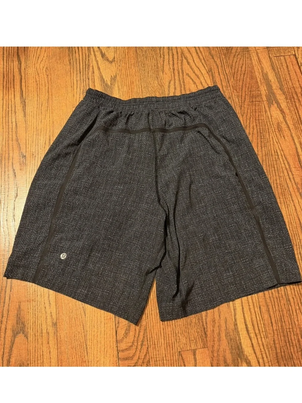 Lululemon Pace Breaker 9” Inseam Mens Shorts Training Navy Sz M, lined